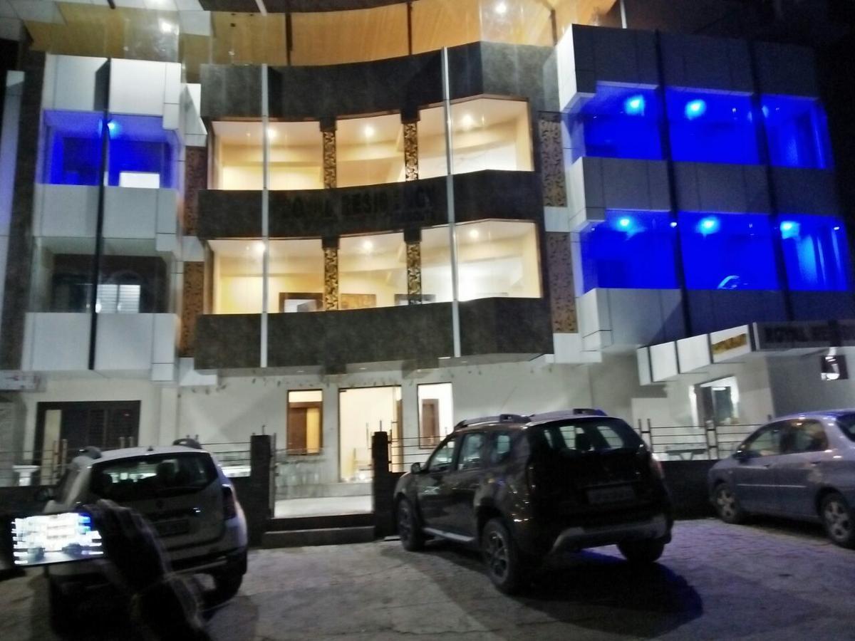 Oyo 11877 Royal Residency Hotel New Tehri Ruang foto